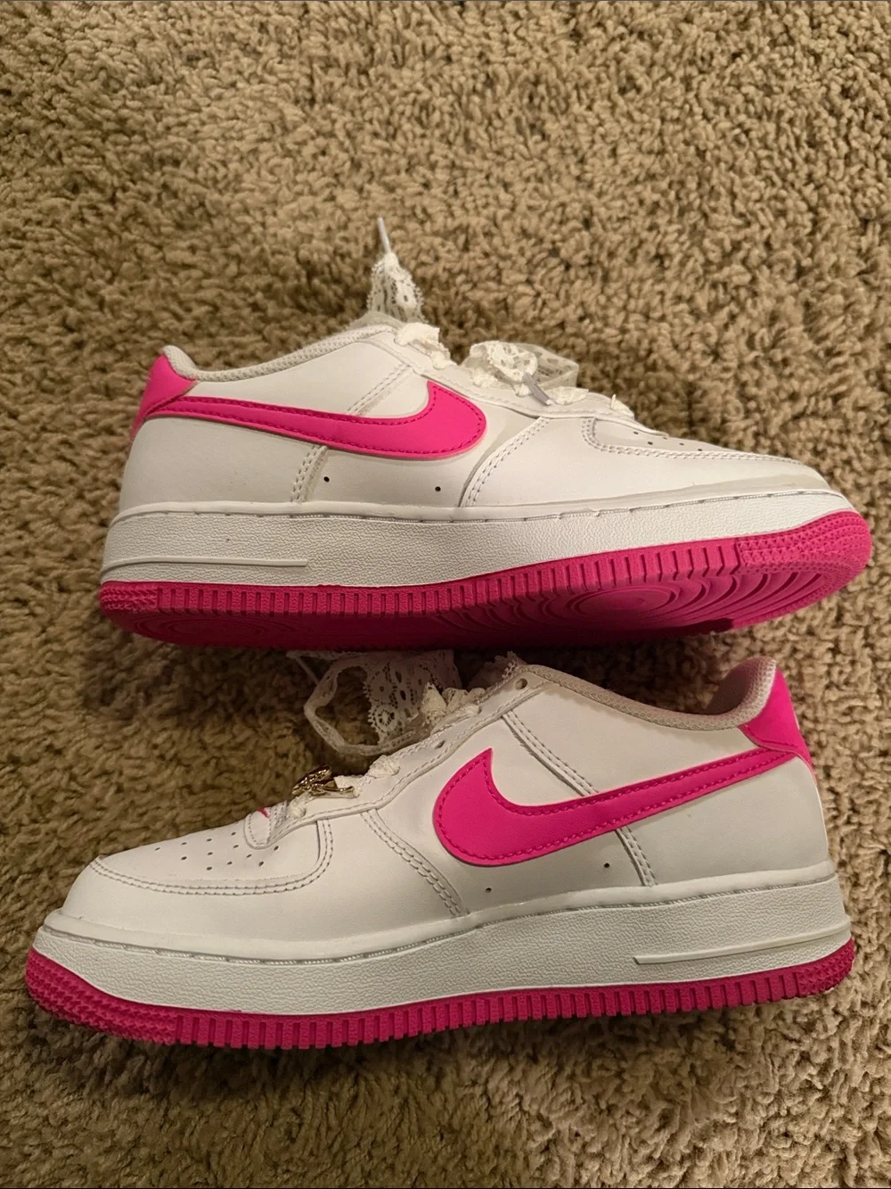 EUC Sz.4 Big Girls Pink & White Nike Air Force 1 Shoes
